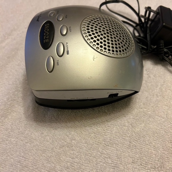 Lenoxx Am/Fm clock radio - Picture 3 of 11